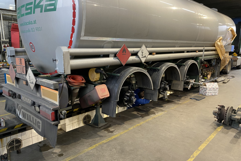 Servis / Oprava cisternových nadstavieb - foto Servis / Oprava cisternových nadstavieb - foto
