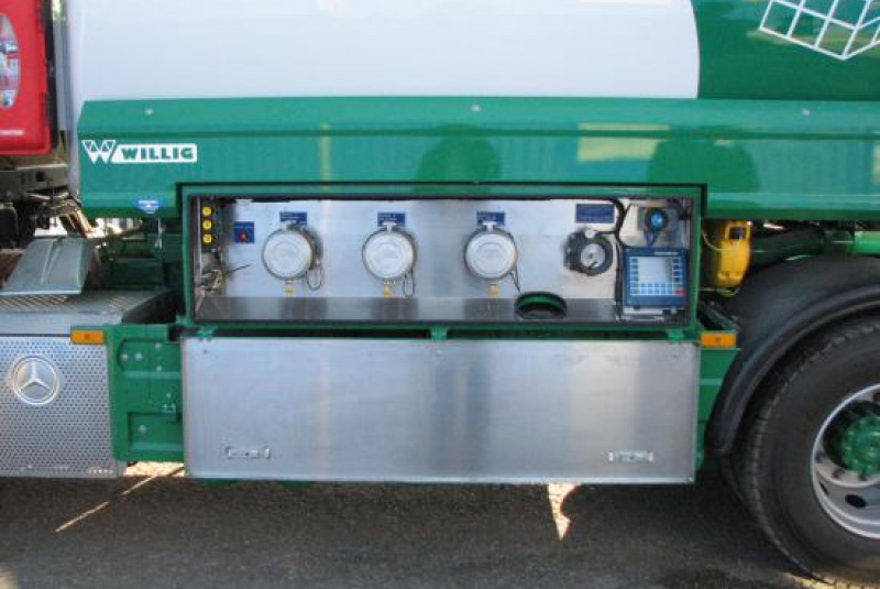 Cisternové nadstavby Cisternové nadstavby